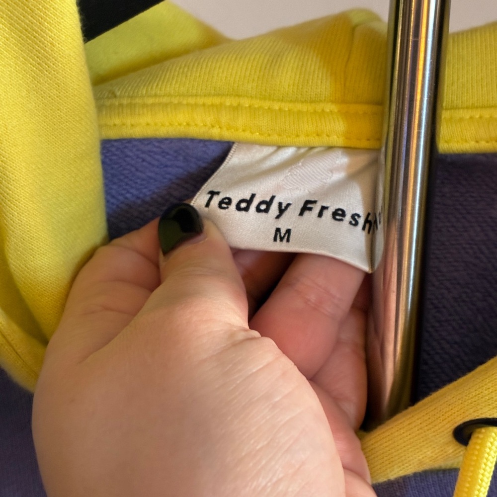 Color Block Hoodie with Patch - Picture 5 of 5